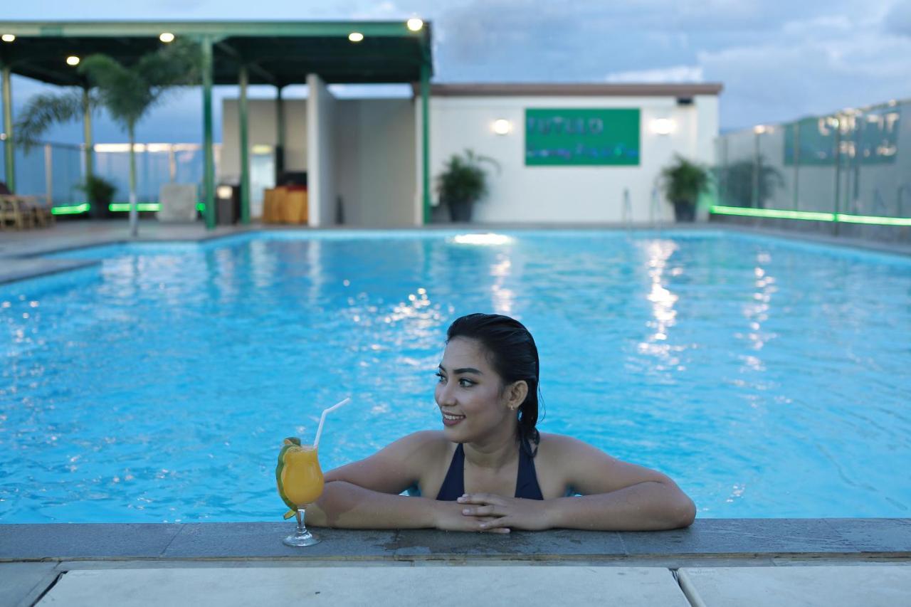 Hotel Grand Q Gorontalo Zewnętrze zdjęcie